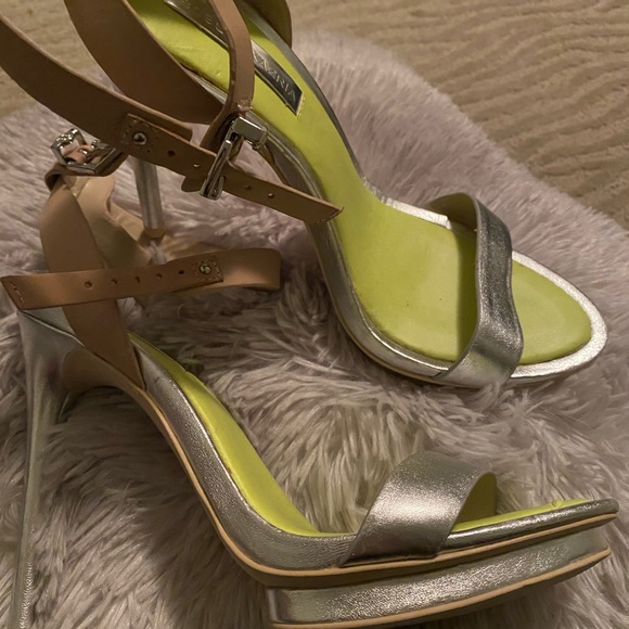 BCBG high heels - Picture 2 of 3